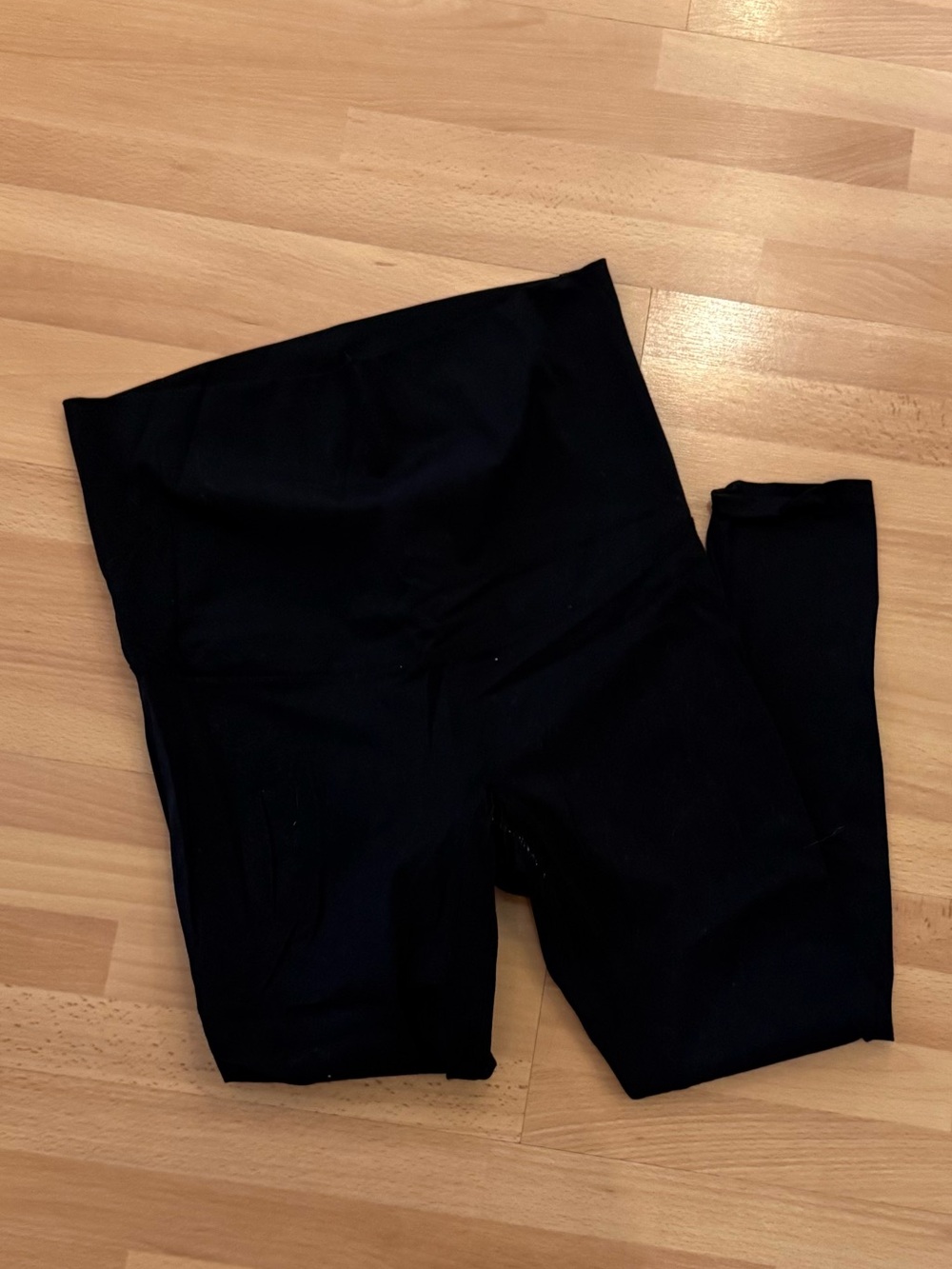 Women's Black High-Rise Leggings — Sleek Everyday Support